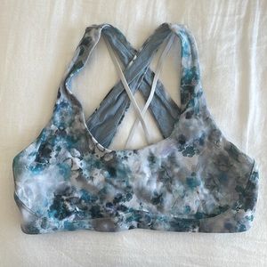 Lululemon Free to Be Serene Bra